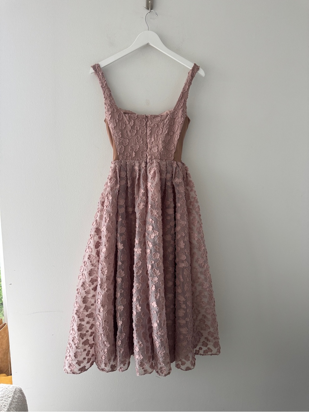 HOUSE OF CB Lovely Rose Midi Dress - Picture 3 of 7